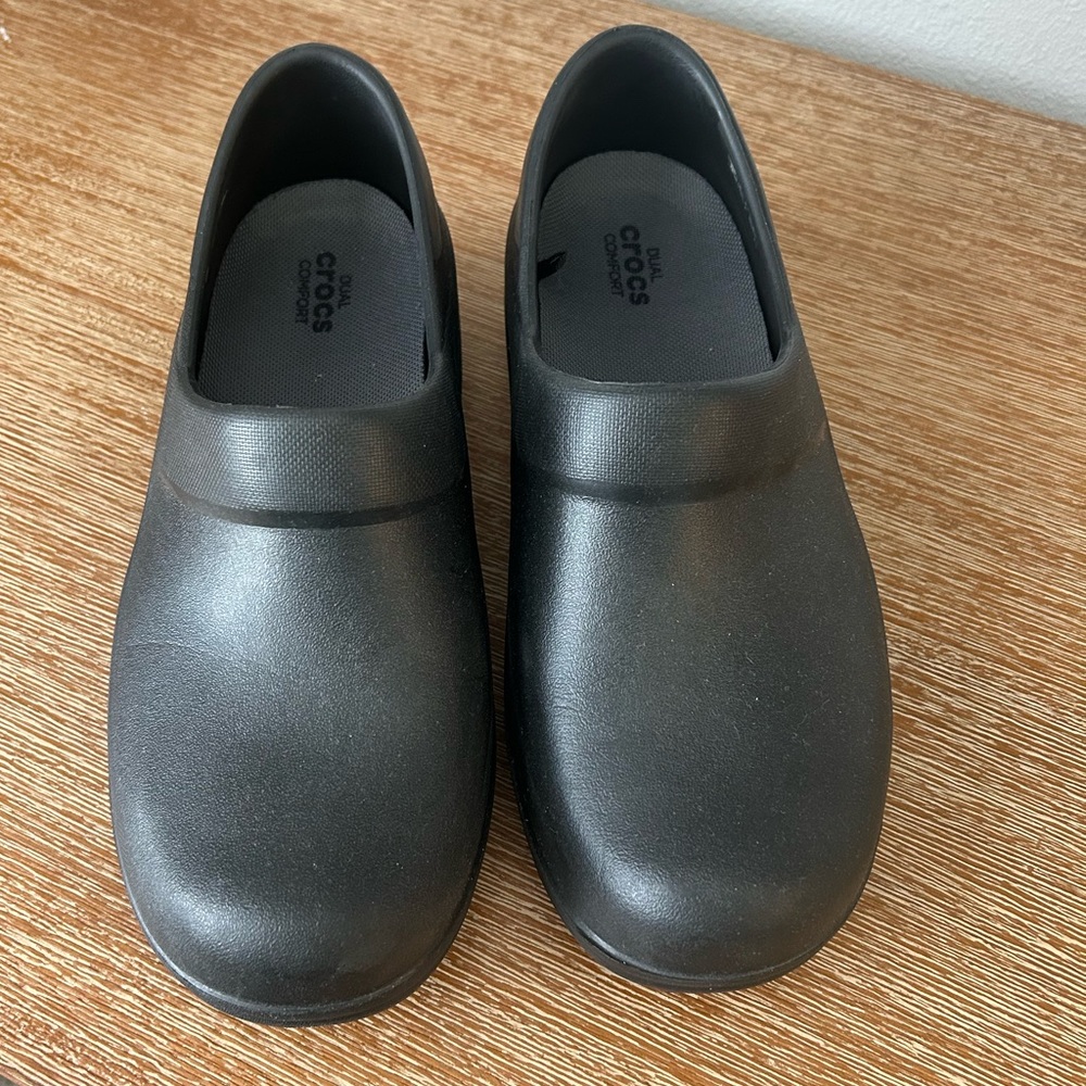 Croc work shoes